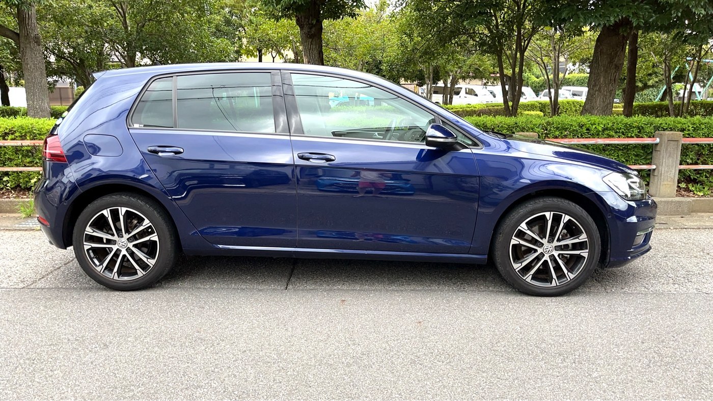 フォルクスワーゲン ゴルフ7 TSI サイド